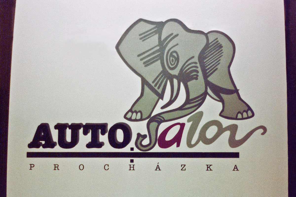 Jedna z prvních tabulí Autosalon Procházka Autosalon Procházka, grafika na desce Perspex opál, řezaná reklama.
